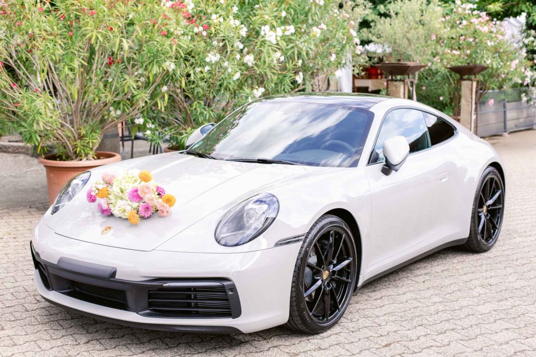 Hochzeit Weingut Mussler Brautauto Porsche